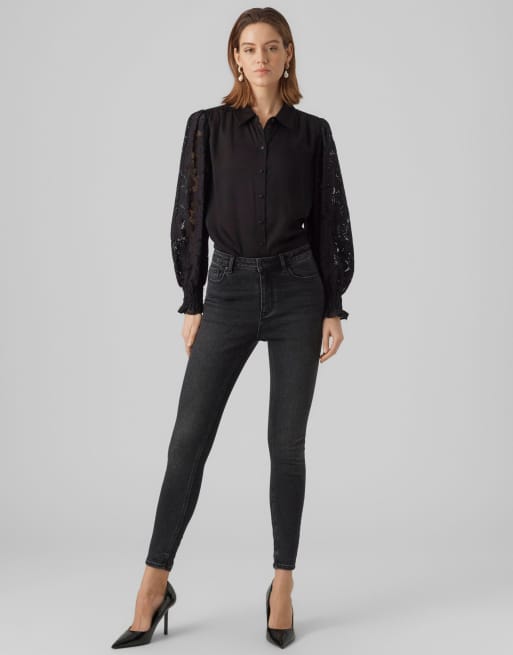 Vaqueros negros de corte pitillo de Vero Moda