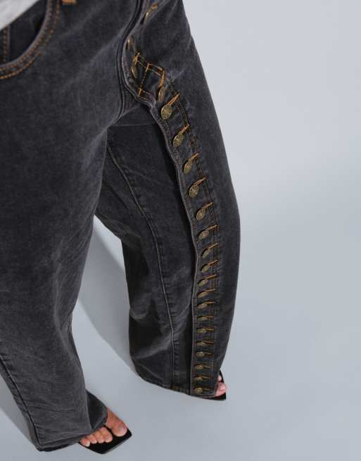 Vaqueros negros de pernera holgada con detalle de botones asimétricos Penny de Lioness, 5 de 5
