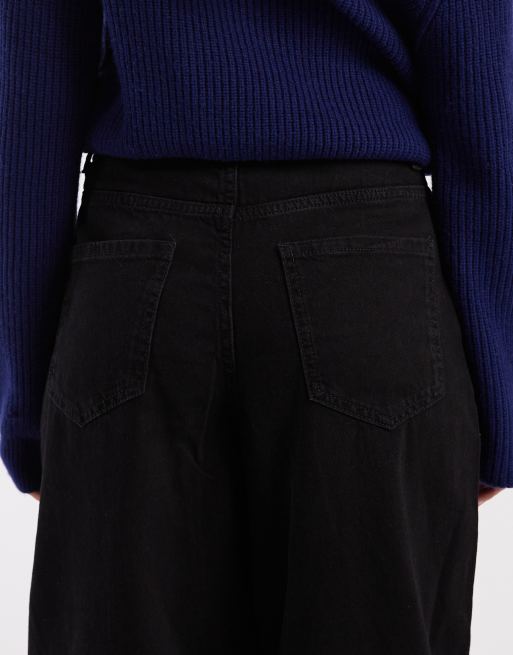 Vaqueros negros lavados de talle alto y pernera barrel Kirsa de Vero Moda, 4 de 5