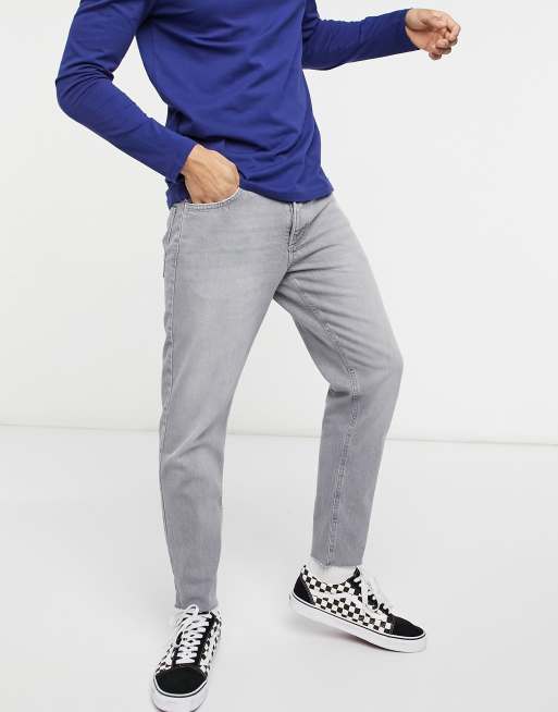 Vaqueros rígidos clásicos en lavado gris con bajo sin rematar de ASOS DESIGN, 4 de 4