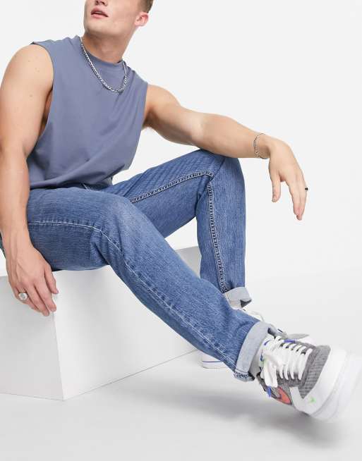 Vaqueros tapered con lavado azul medio Hi-Ball 502 de Levi's