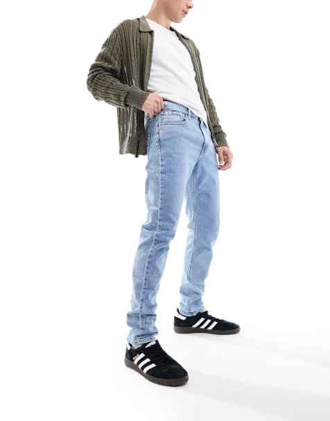 Vaqueros tapered de corte slim con lavado claro de Calvin Klein Jeans - view 1