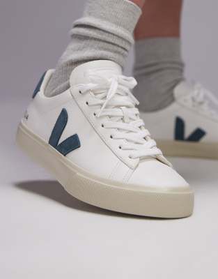 VEJA - Campo - Sneaker in Weiß/Blau