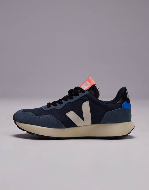 VEJA Paulistana trainer in nautico pierre, 2 of 5