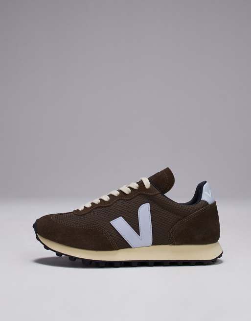 VEJA Rio Branco faux suede sneakers in brown alveomesh, 2 of 5