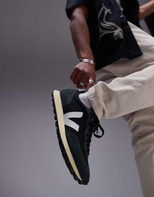 VEJA Rio Branco suede trainer in black white oxford grey  display picture 2