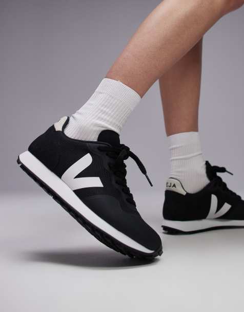 VEJA - SDU - Sorte og hvide sneakers i mesh - view 1