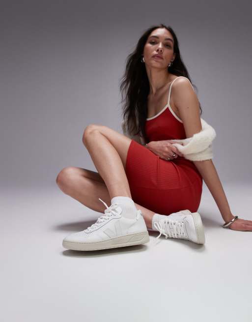 VEJA – V-10 – Extra vita sneakers i läder