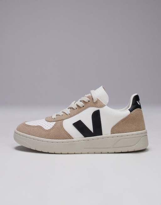 VEJA V-10 trainer in extra white black sahara chromefree leather, 2 of 5