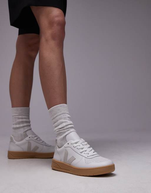 VEJA V-10 trainer in extra white natural leather