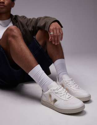 VEJA V-10 trainer in extra white platine chromefree leather