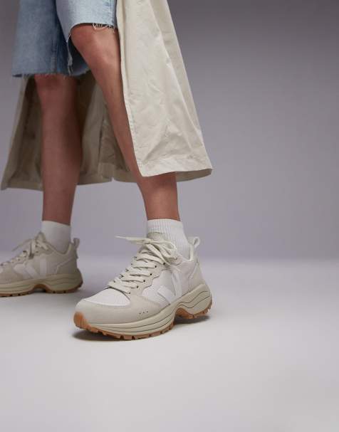 VEJA Venturi II trainer in beige - view 1