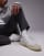 Thumbnail 1 van 5