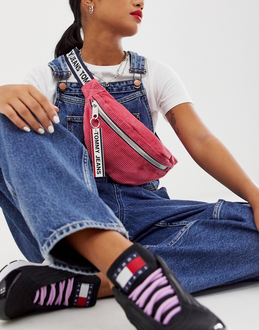 фото Вельветовая сумка-кошелек на пояс с логотипом tommy jeans-красный