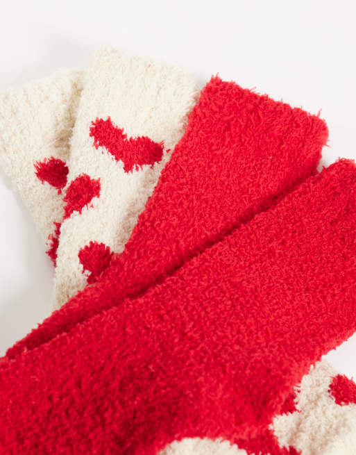 Vero Moda 2 pack fluffy lounge socks in red, 2 of 3