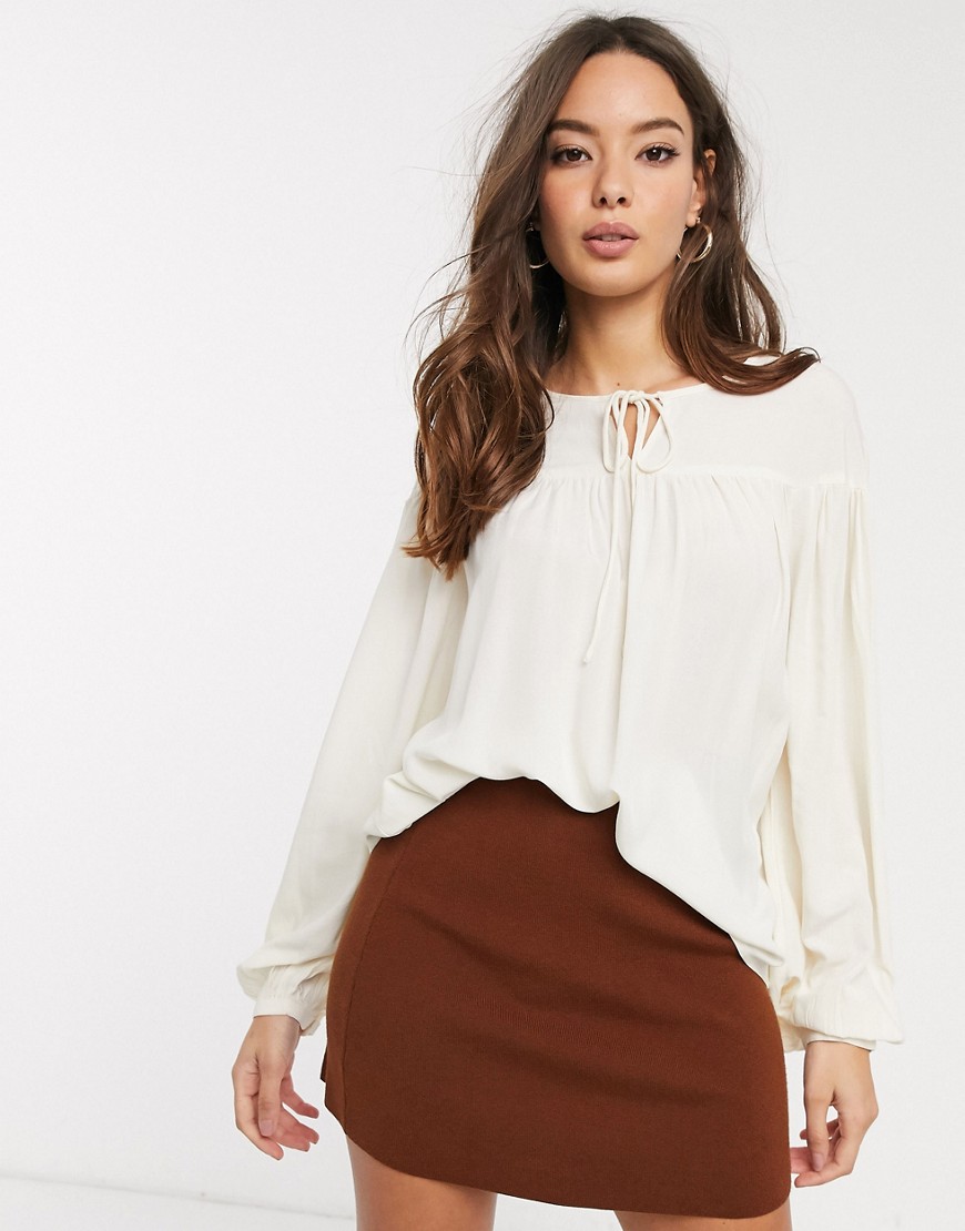 Vero Moda - aangerimpelde blouse met strikdetail in crème