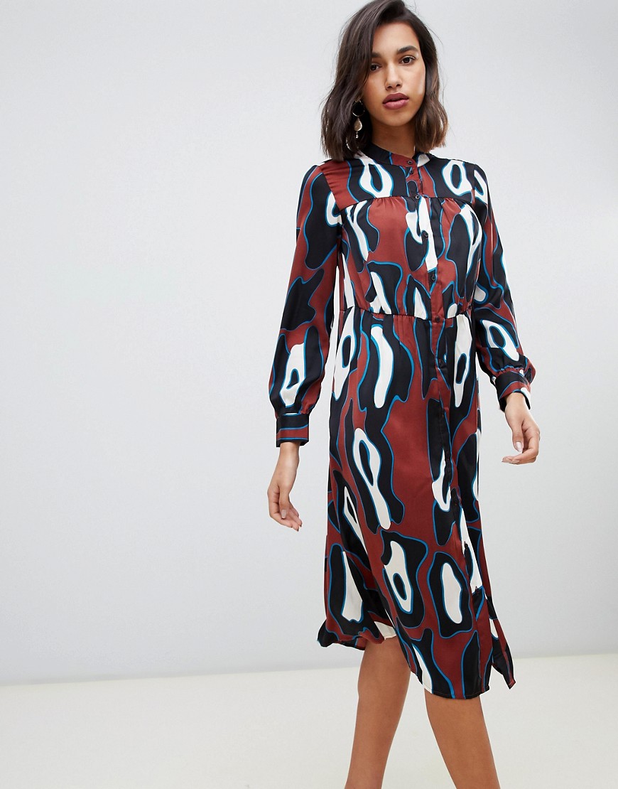 Vero Moda - aangerimpelde jurk in roestkleur met abstracte print-multi