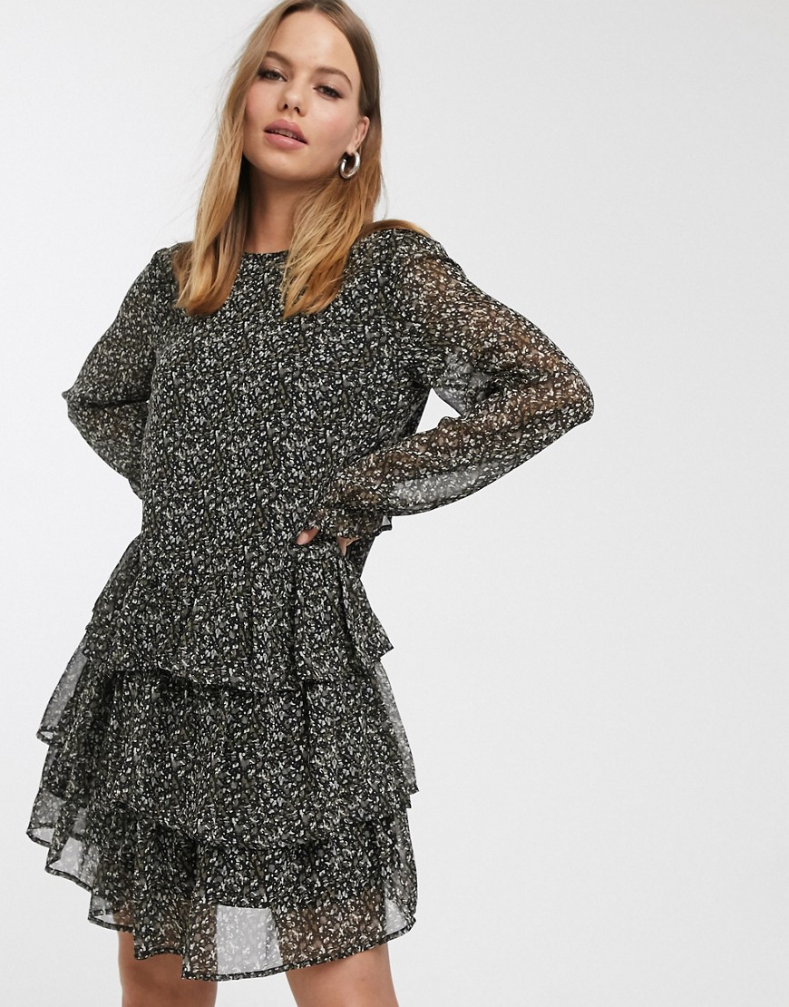 Vero Moda - Aangerimpelde mini-jurk met ruches in fijne vlekkenprint-Zwart