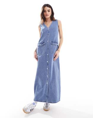 Vero Moda - Ärmelloses Maxi-Jeanskleid in Blau mit durchgängiger Knopfleiste