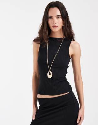 Vero Moda - Ärmelloses Oberteil aus Jersey in Schwarz mit flacher Rippenstruktur und U-Boot-Ausschnitt