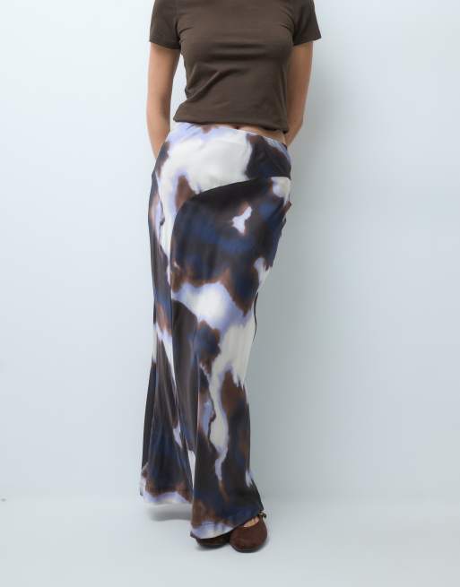 Vero Moda asymmetric waist satin maxi skirt in brown watercolour print, 2 of 5