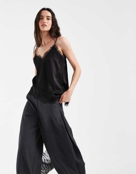 Vero Moda asymmetrisk satinlinne med spetsdetalj i svart - view 1