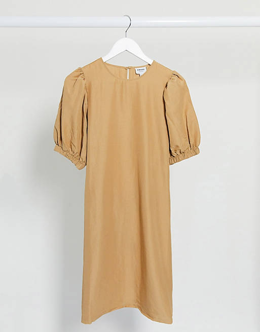 Vero Moda Aware – Brązowa sukienka midi z bufkami