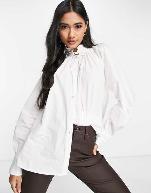 Vero Moda - Aware - Camicia bianca in cotone con colletto alto allacciato - WHITE