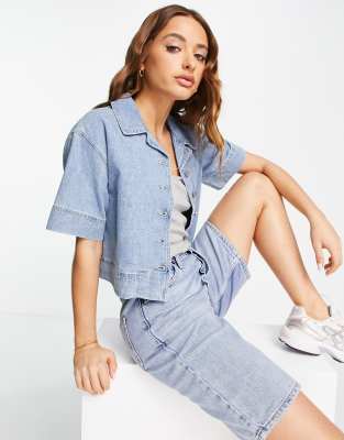 Bugsering Tochi træ tvetydigheden Vero Moda Aware Cropped Denim Shirt In Mid Wash Blue | ModeSens