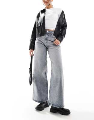 Vero Moda - Aware - Elina - Weit geschnittene Denim-Jeans in verwaschenem Grau