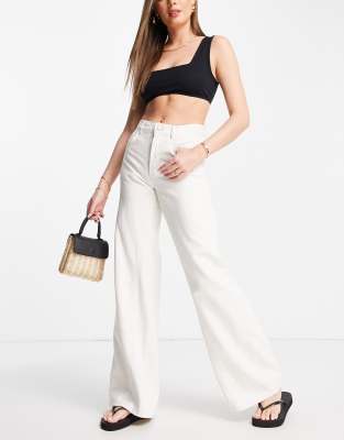 https://images.asos-media.com/products/vero-moda-aware-high-waisted-wide-leg-jeans-in-white/202484412-1-ecru?$XXL$