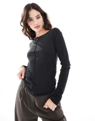 Aware long sleeved top with seam detail in black