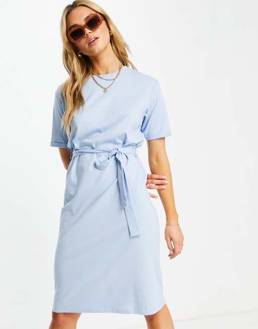 Vero Moda Aware Robe t shirt mi longue en coton avec ceinture Bleu clair MBLUE