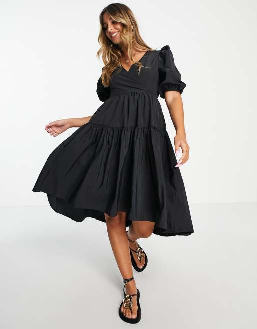 Vero Moda Aware smock midi dress with tie back in black | ASOS