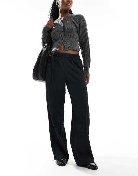 Vero Moda - AWARE – Svarta byxor med textur och avslappnad passform - view 1