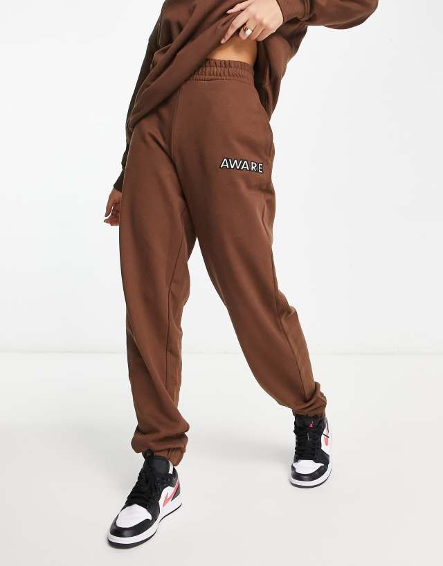 Vero Moda Aware sweatpants in chocolate