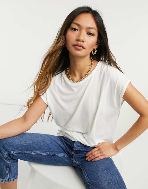 Arkæolog Forsvinde musikkens Vero Moda Aware t-shirt with scoop neck in white | ASOS