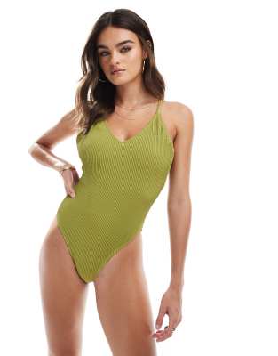 Vero Moda - Badeanzug in Grün mit Knitterstruktur, überkreuzten Rückenträgern und hohem Beinausschnitt