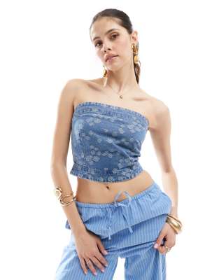 bandeau denim crop top in embroidered floral print-Blue