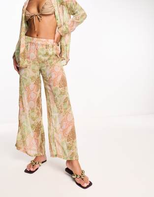 Vero Moda beach trouser co-ord in pastel snake print