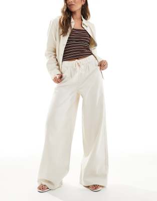 Vero Moda - Beige jeans med vide ben og bindebånd i taljen - view 1
