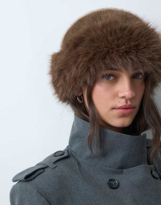 Vero Moda berretto in pelliccia sintetica marrone chiaro, 3 di 5