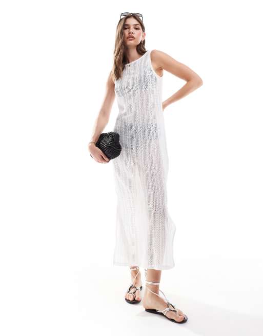 Vero Moda – Biała sukienka midi z dzianiny o delikatnym splocie