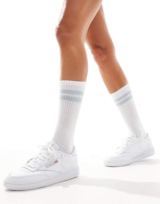 Vero Moda – Biało-jasnoniebieskie prążkowane skarpetki sportowe, 4 z 4