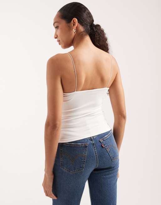 Vero Moda – Biały krótki przylegający top z cienkimi ramiączkami, 2 z 4
