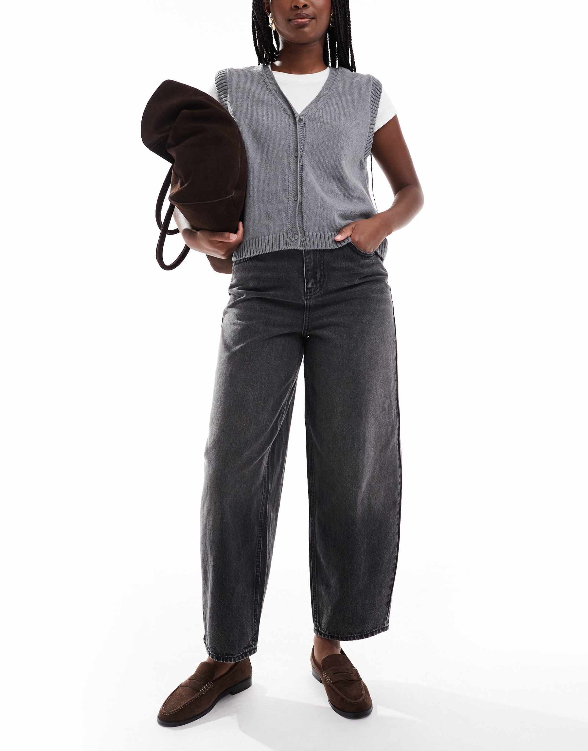 vero moda billie high rise barrel leg jeans in black wash