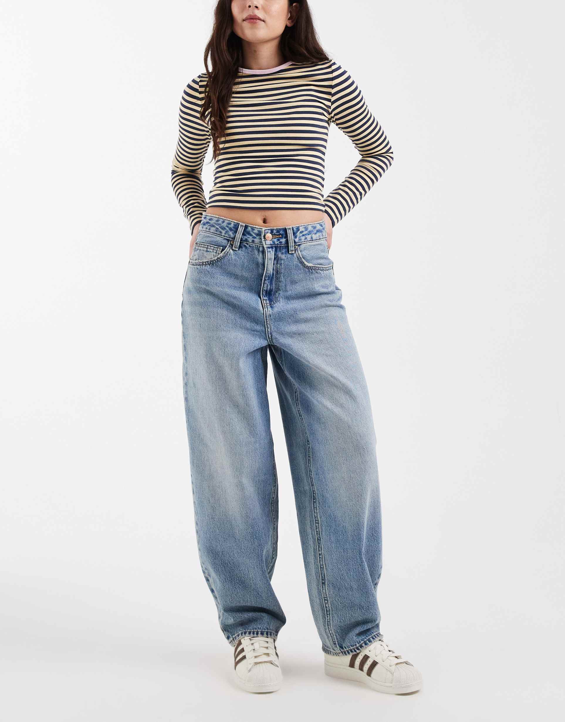 vero moda billie high rise barrel leg jeans in light blue denim