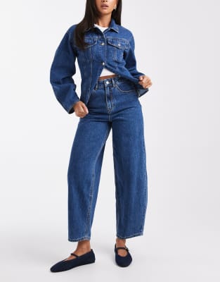 Vero Moda - Billie - Jean barrel à taille haute - Bleu moyen délavé
