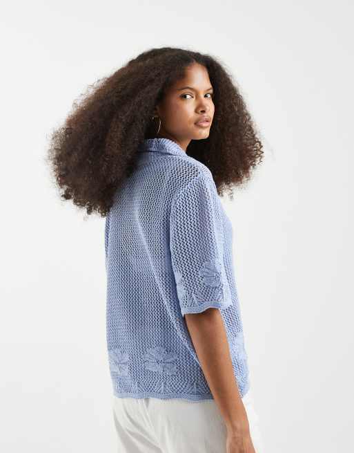 Vero Moda – Blå, blommig, virkad pikétröja med korta ärmar och knäppning framtill, 4 av 4