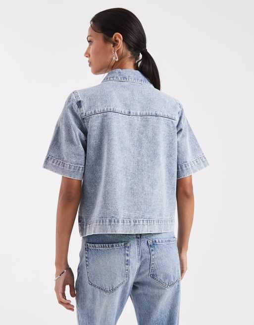 Vero Moda – Blå jeansskjorta i boxig passform med ljus tvätt och korta ärmar, 4 av 4